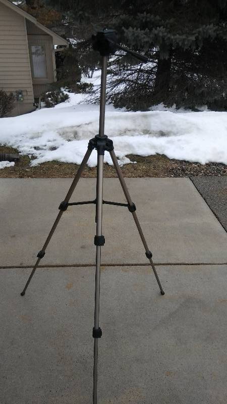 lot 9 image: Velbon 7000 Tripod