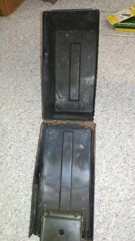lot 33 image: Military - 1982 Infantry Soldiers Manual, Shovel and Ammo Can