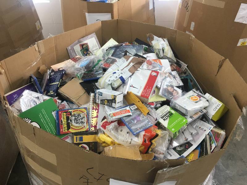(1) MASSIVE PALLET OF GENERAL MERCHANDISE - PALLET IS BULGING AT THE SEAMS - TONS OF NEW ITEMS GREAT FOR RETAIL OR ON-LINE SELLERS