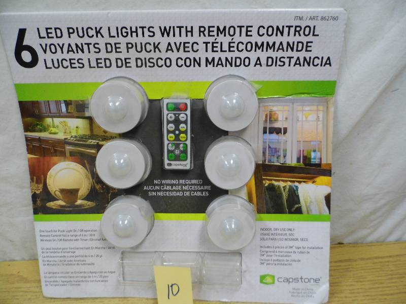 lot 10 image: 6 LED Puck Lights
