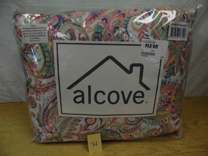 lot 21 image: Alcove 5 Piece Quilt Set