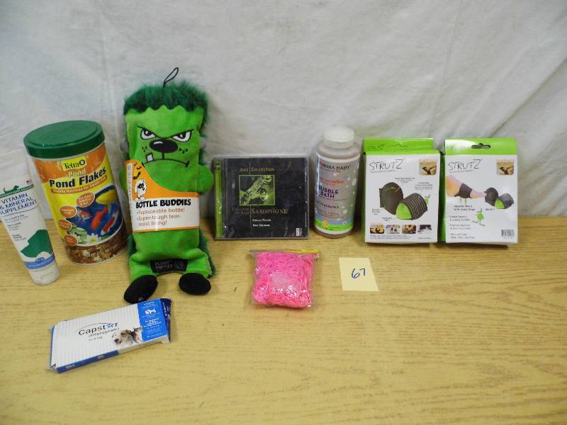 lot 67 image: Pet Items - Strutz - Bubble Bath