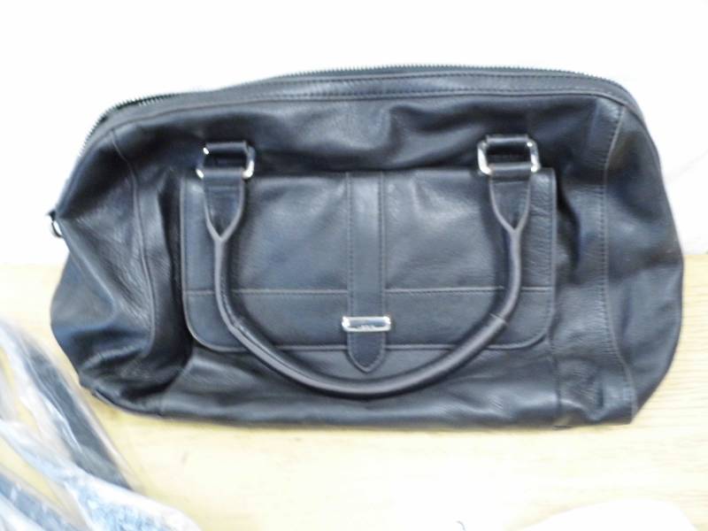 lot 69 image: Lodis Purse