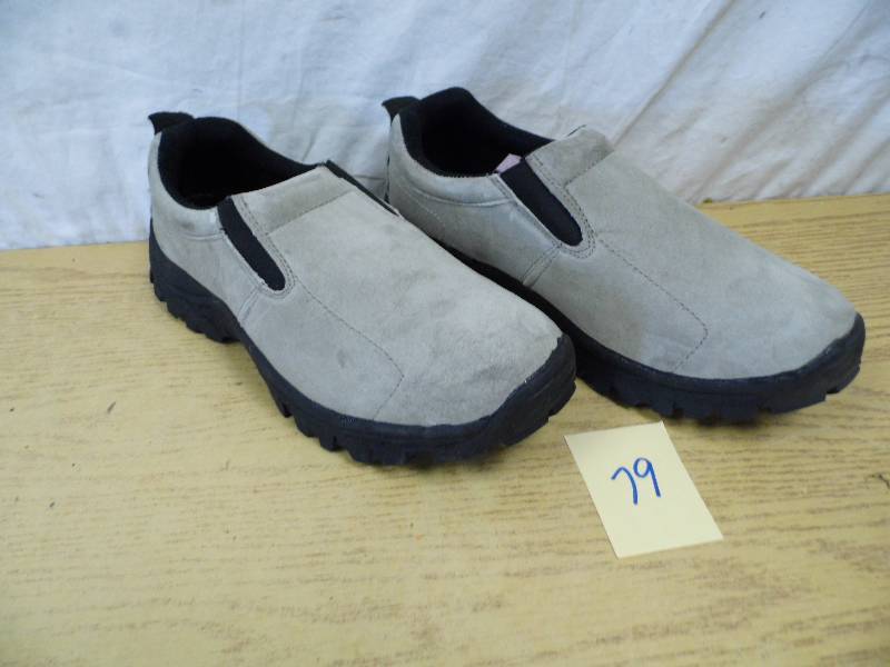 lot 79 image: Slip On Shoes