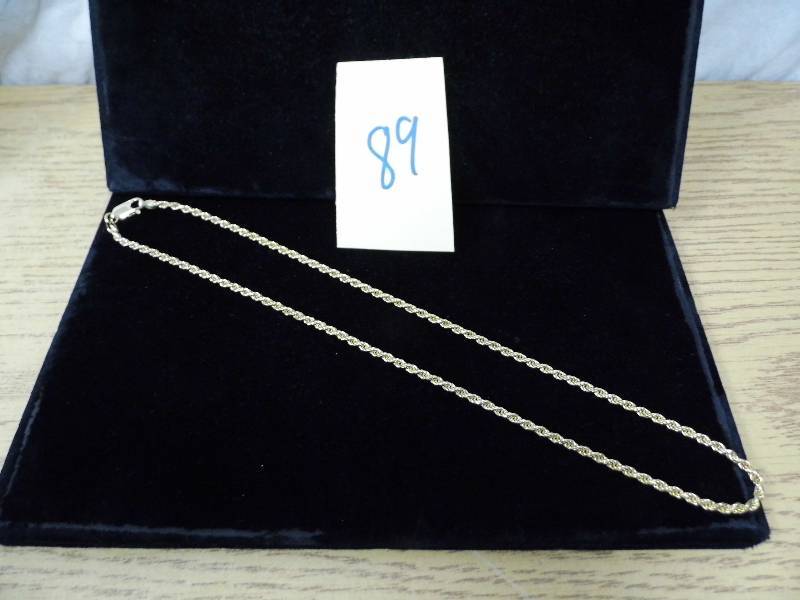 lot 89 image: 20 Chain