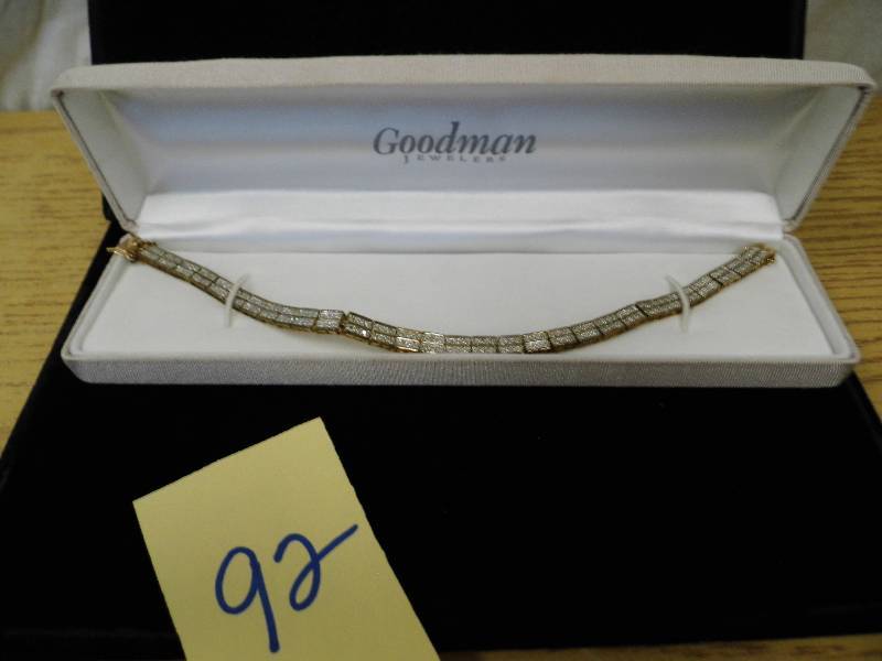lot 92 image: Vintage Diamond Bracelet