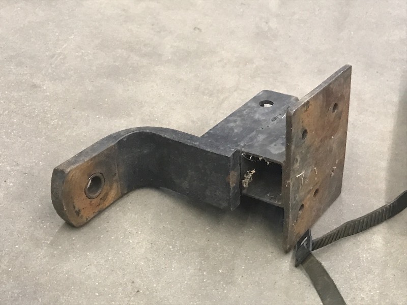 lot 12 image: Tow Hitch & Extension Mirrors