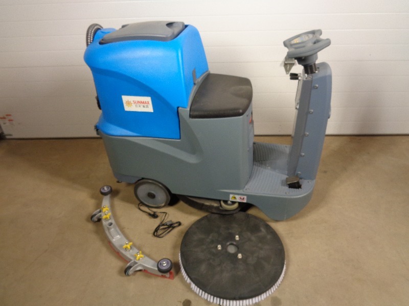 New Ride on 21 inch Floor Scrubber