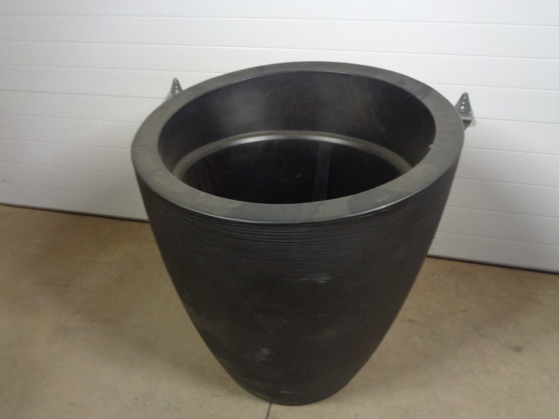 New Large Mayne Polyethylene Planter