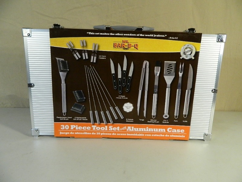 New 30 Piece BBQ Tool Set in Case