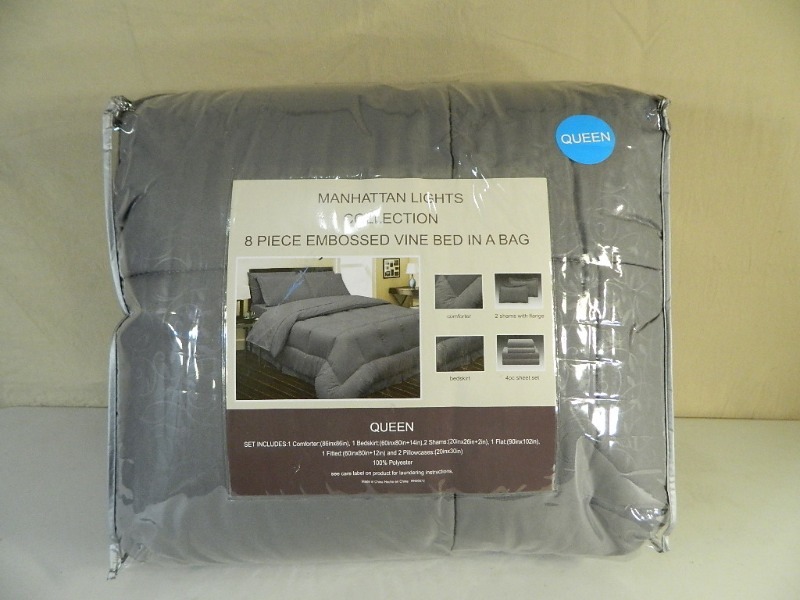 New Queen Sized Manhattan Lights 8 Pc Bed in A Bag