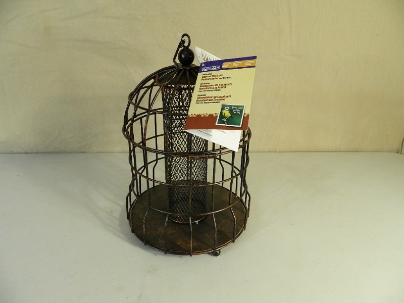 New Squirrel Resistant Bird Feeder