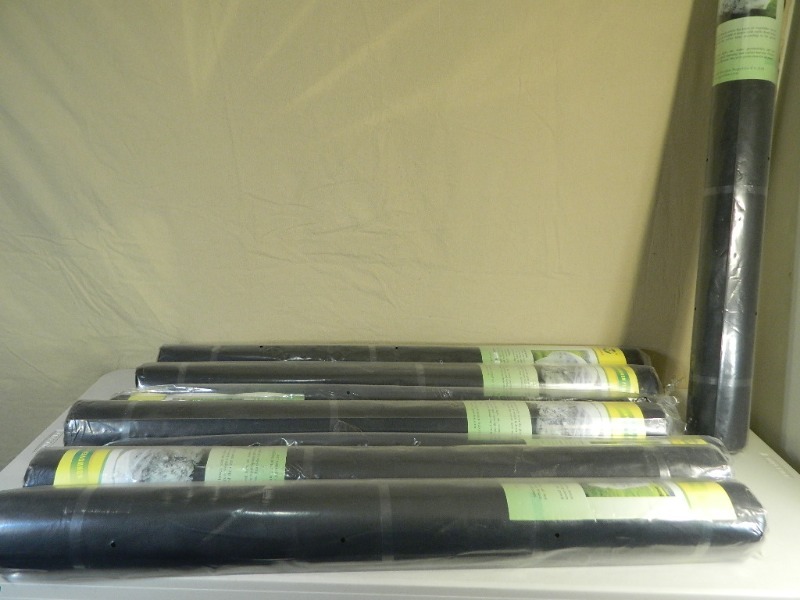 8 New Rolls of Lanscaping Yard Non Woven Fleece