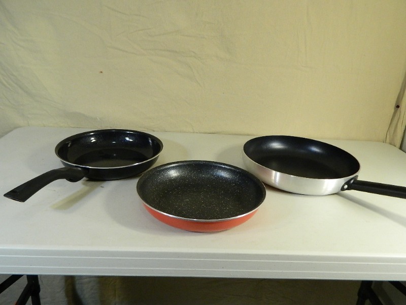3 New Assorted Fry Pans
