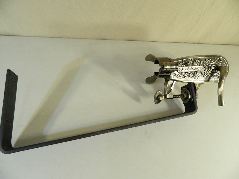 New Wine Opener  Recorker