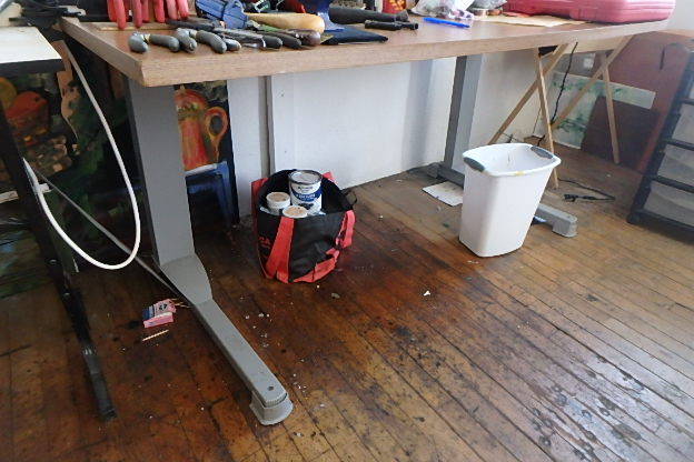 Heavy Duty Cantilevered Work Table