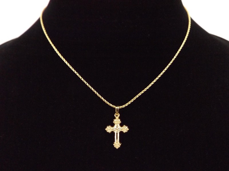 lot 1 image: 14k Yellow Gold Rope Chain and Cross