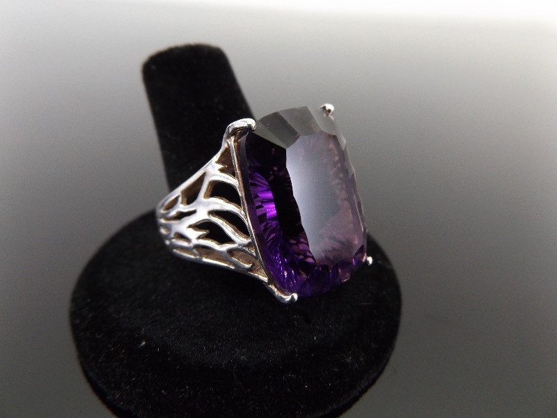 lot 23 image: .925 Sterling Silver Amethyst Cocktail Ring Size 9