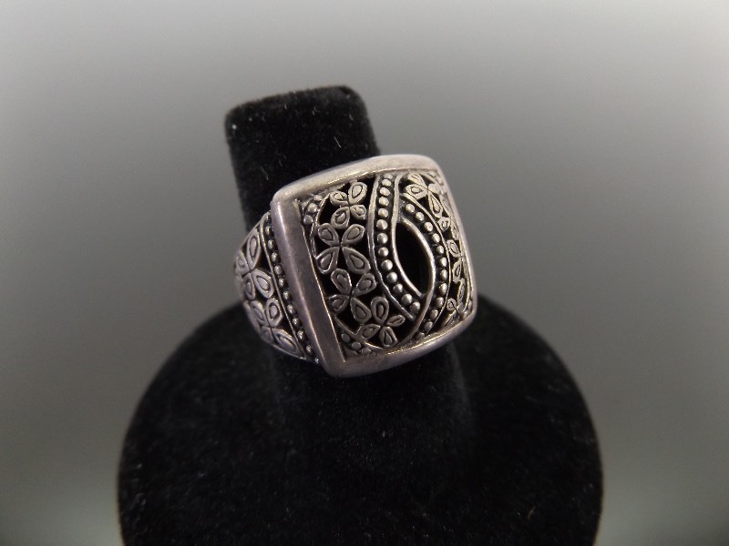 lot 33 image: .925 Sterling Silver Art Nouveau Ring Size 6.25