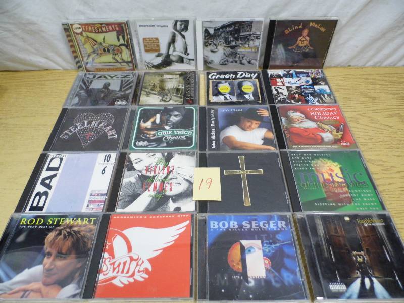 lot 19 image: Assorted CDs