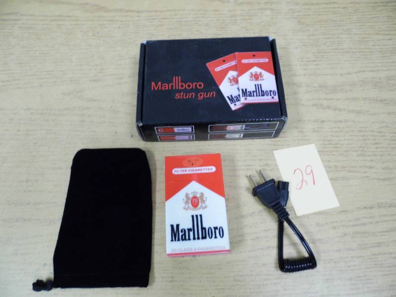 lot 29 image: Cigarette Pack Stun Gun