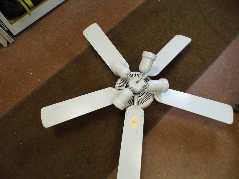 lot 35 image: Ceiling Fan
