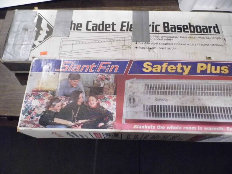 lot 36 image: 2 Electric Baseboard Heaters - 2 Light Fixtures