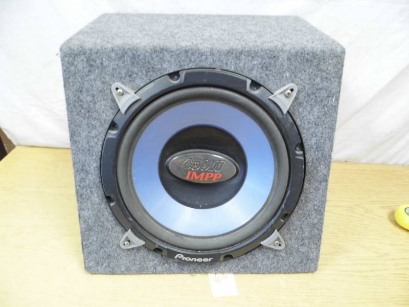lot 68 image: Pioneer Speaker Box