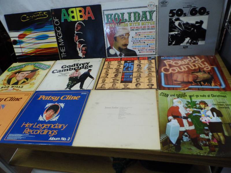 lot 98 image: Lot of 22 Albums