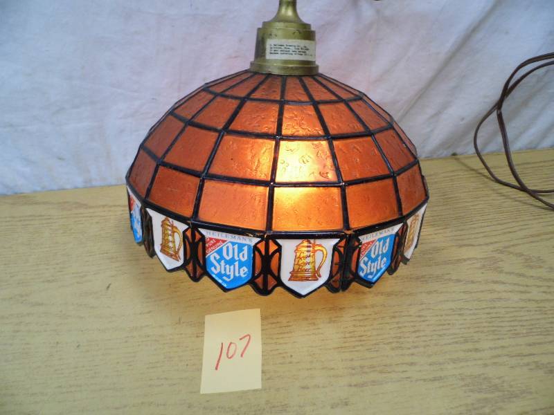 lot 107 image: Old Style Beer Light