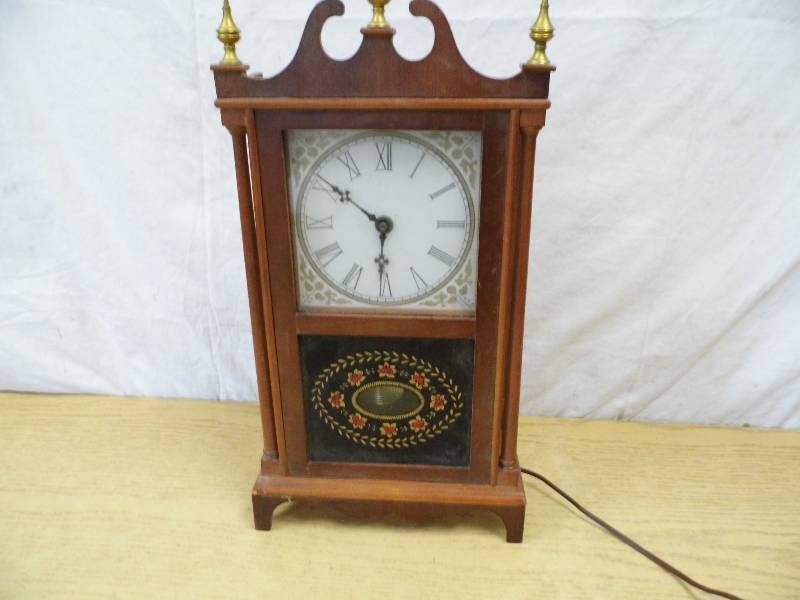 lot 110 image: Clock