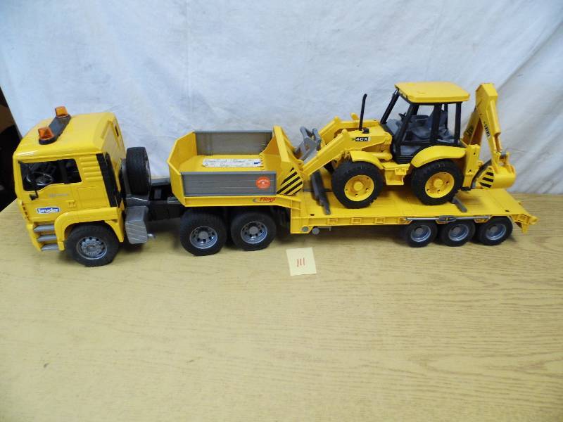 lot 111 image: Semi w Loader