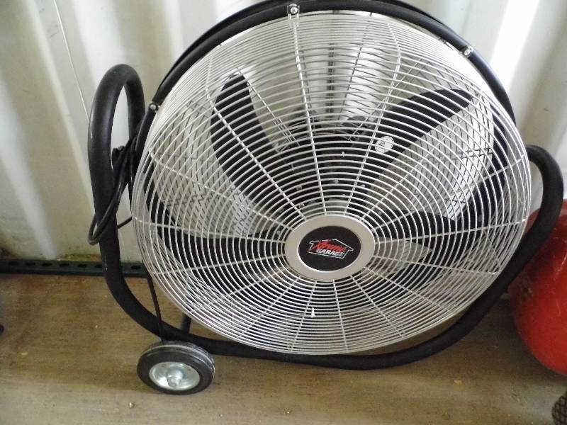 lot 116 image: Extreme Garage Fan