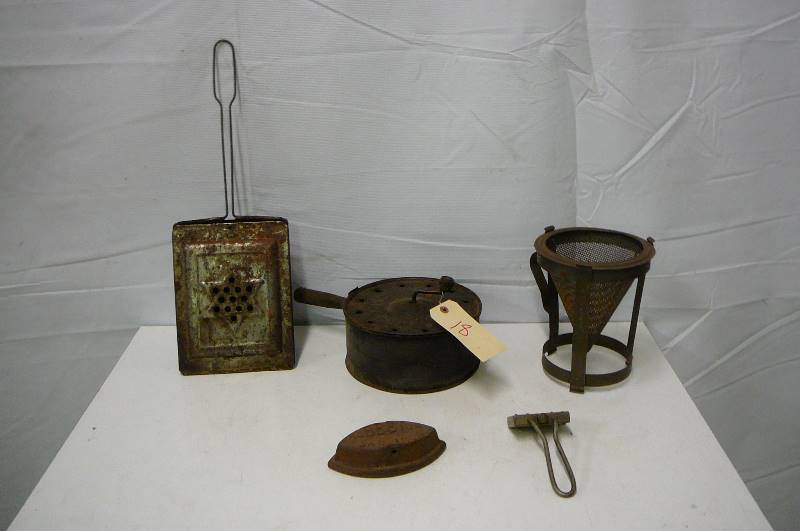 lot 18 image: Vintage Items