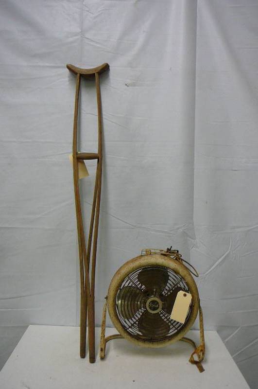 lot 22 image: Vintage Fan and Crouches
