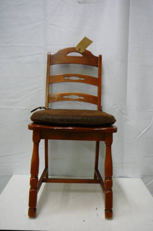 lot 24 image: Vintage Wooden Chair With Pad
