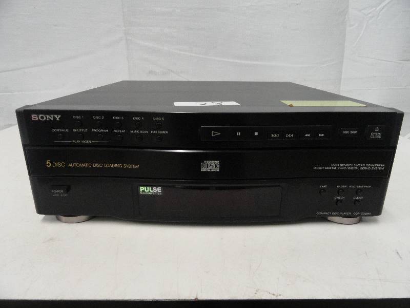 lot 28 image: Sony 5 Disc Player