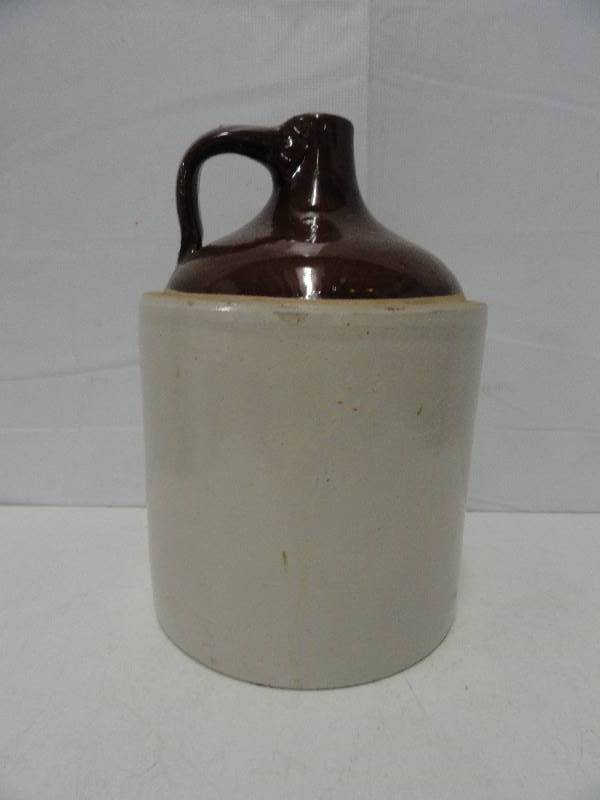 lot 31 image: Crock Jug