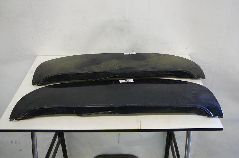 lot 33 image: Fender Skirts
