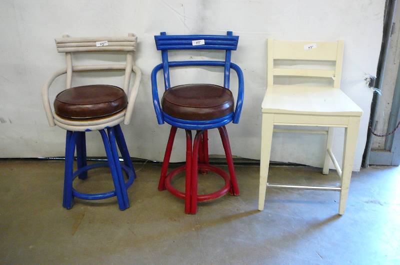 lot 45 image: 3 Wooden Stools