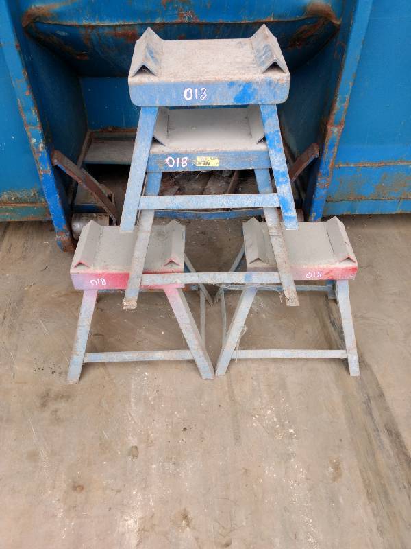 4-Car Stands
