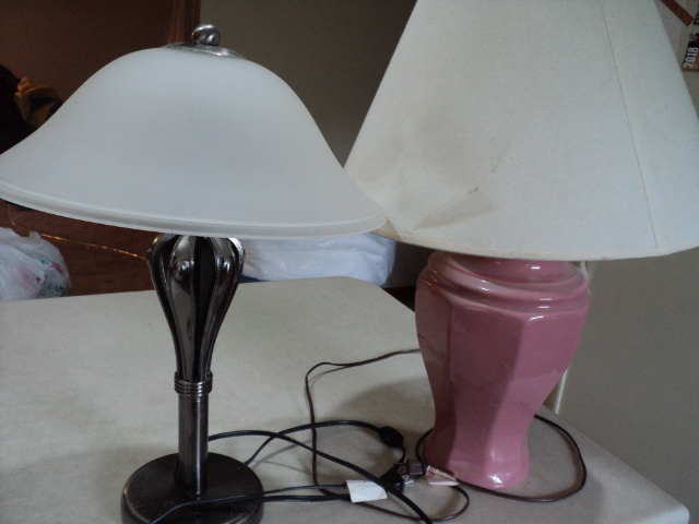 2 lamps...
