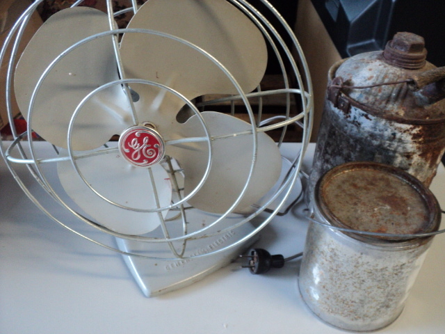 General Electric fans and 2 metal c...