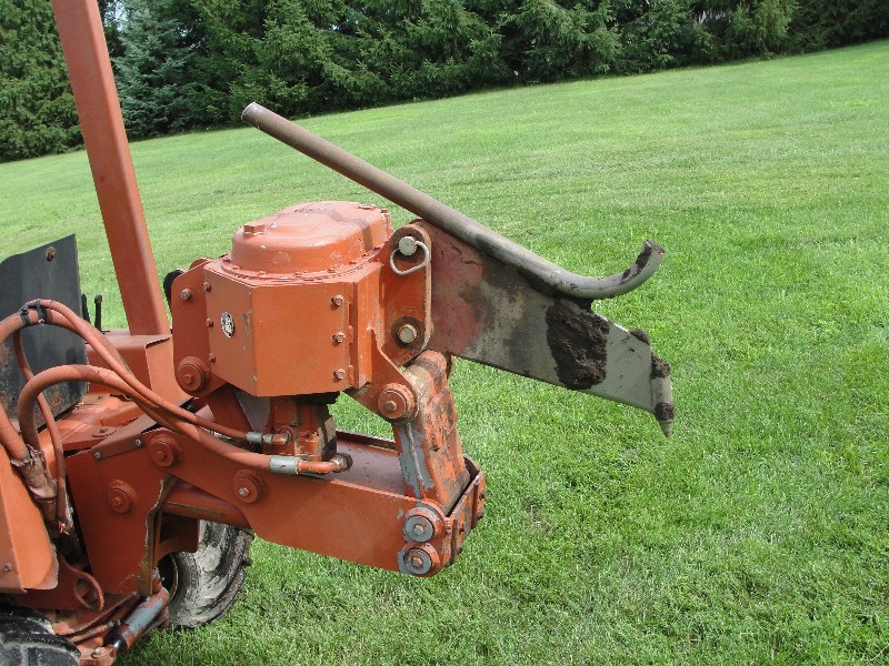 lot 5 image: 113 DITCH WITCH