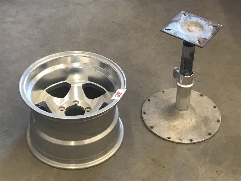 lot 28 image: 10x16 Aluminum 5-Lug Wheel (Unkno...