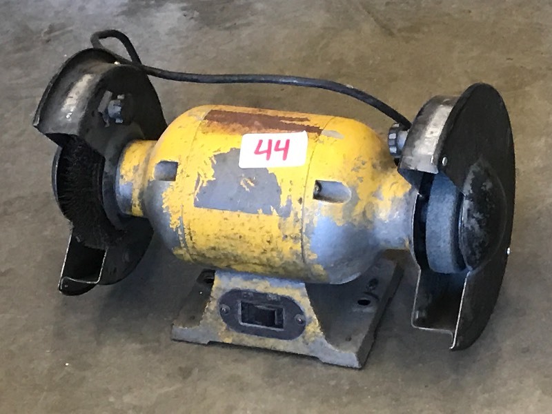 lot 44 image: Dual-Wheel Benchtop Grinder ...