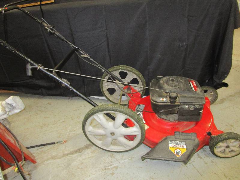 Yard Machine high wheel5.5 HP22 push lawn mower
