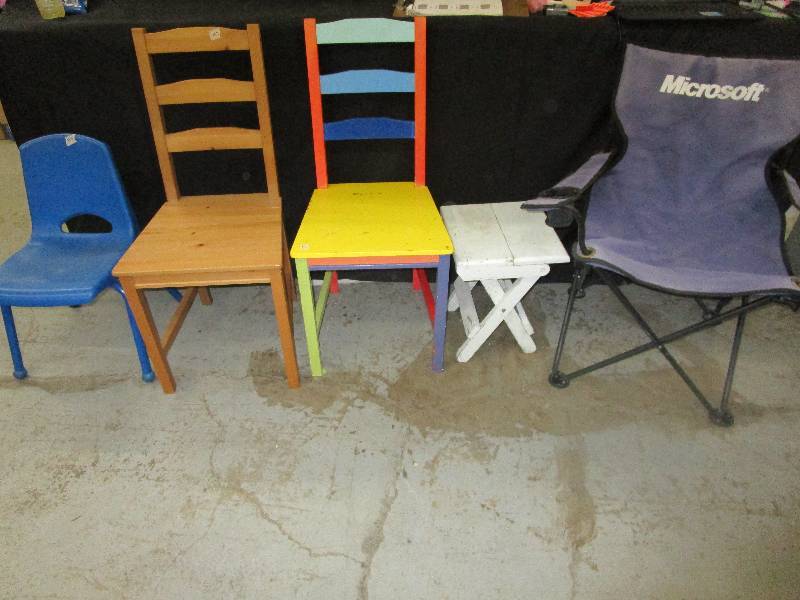 4 Chairs and a collapsible Patio Table