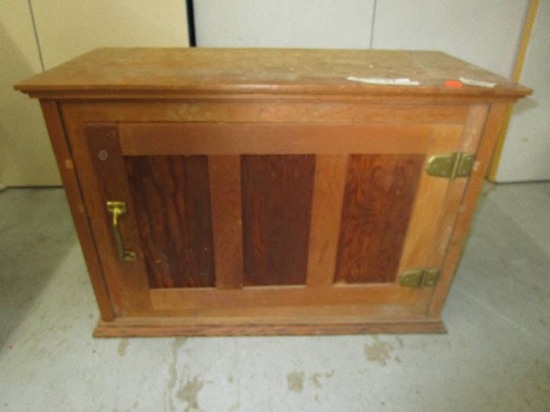 Cupboard 11 x24