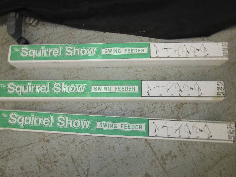 3-Squirrel Show feeder Unopened